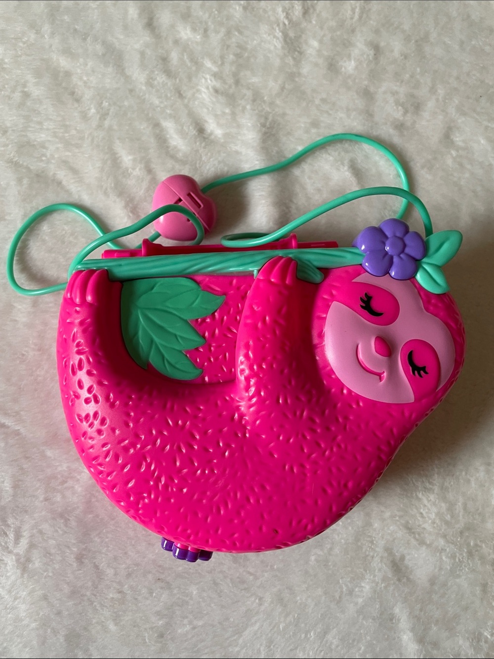 Polly Pocket Sloth Family 2-in-1 Purse Compact, a jungle-themed playset - Picture 4 of 8